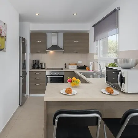 Viktoria Near Porec For 6 People With Play & Private Pool Kastelir