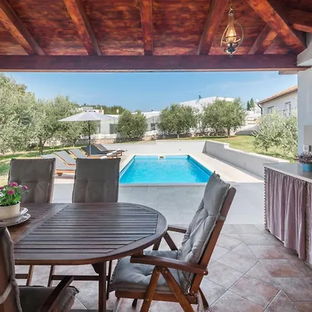 Viktoria Near Porec For 6 People With Play & Private Pool *