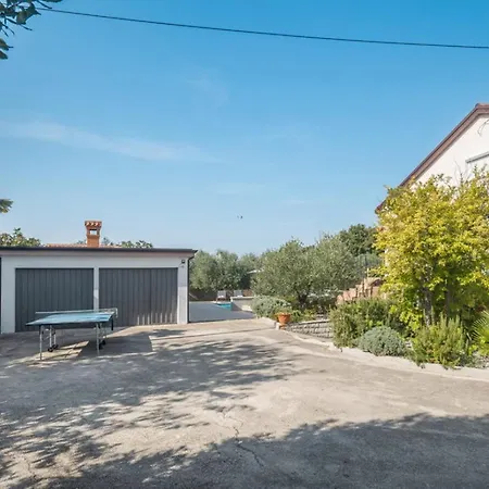 Villa Viktoria Near Porec For 6 People With Play & Private Pool Kaštelir